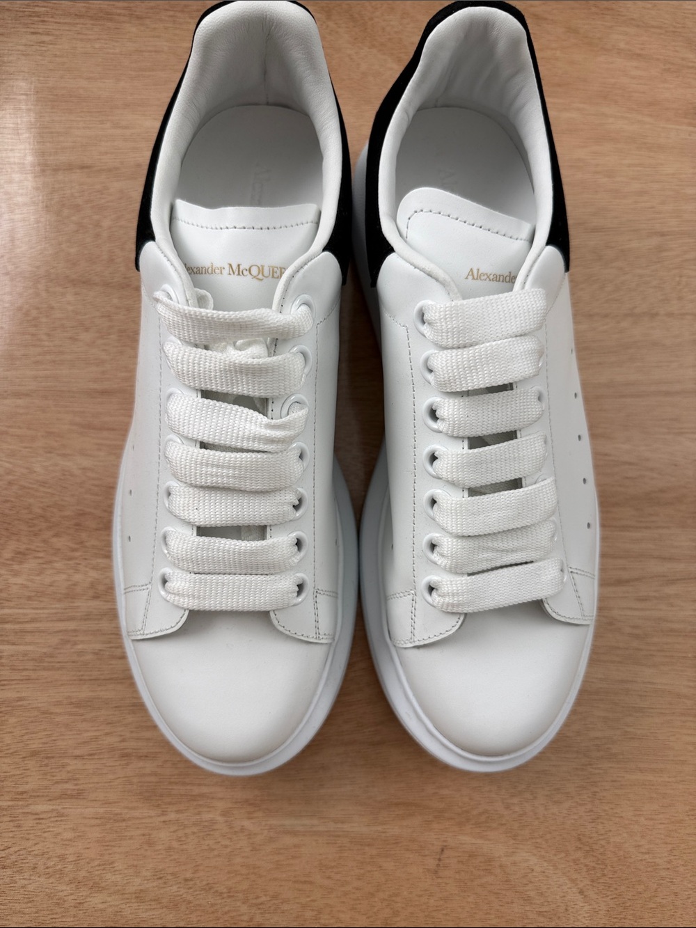 🔥 NEW WITH TAGS • Alexander McQueen Larry Low-Top Sneakers 🔥 - Picture 7 of 14